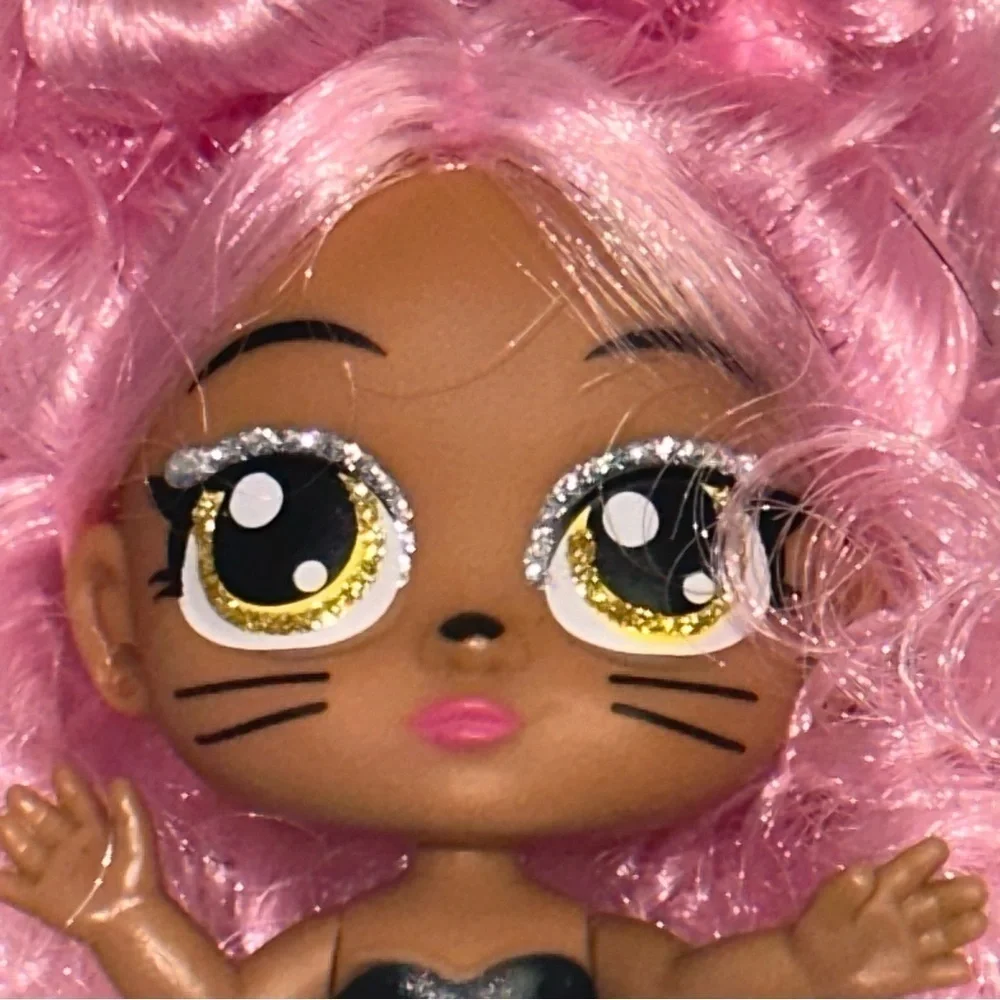 Zuru ITTY BITTY PRETTY Tea Party Teacup Doll Pink Curly Hair Doll Only